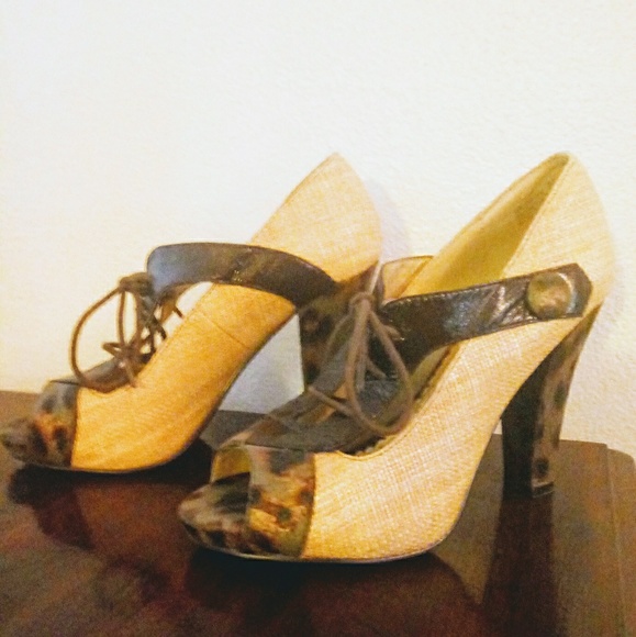 Naughty Monkey Heels - Picture 1 of 4